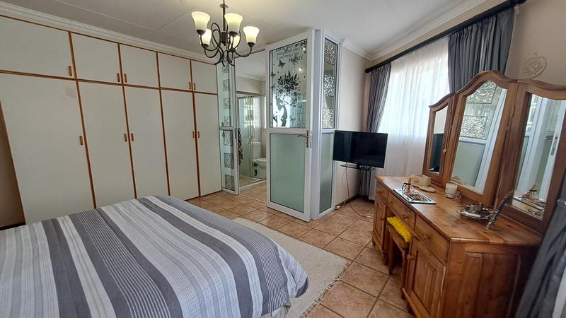 3 Bedroom Property for Sale in Stilbaai Wes Western Cape